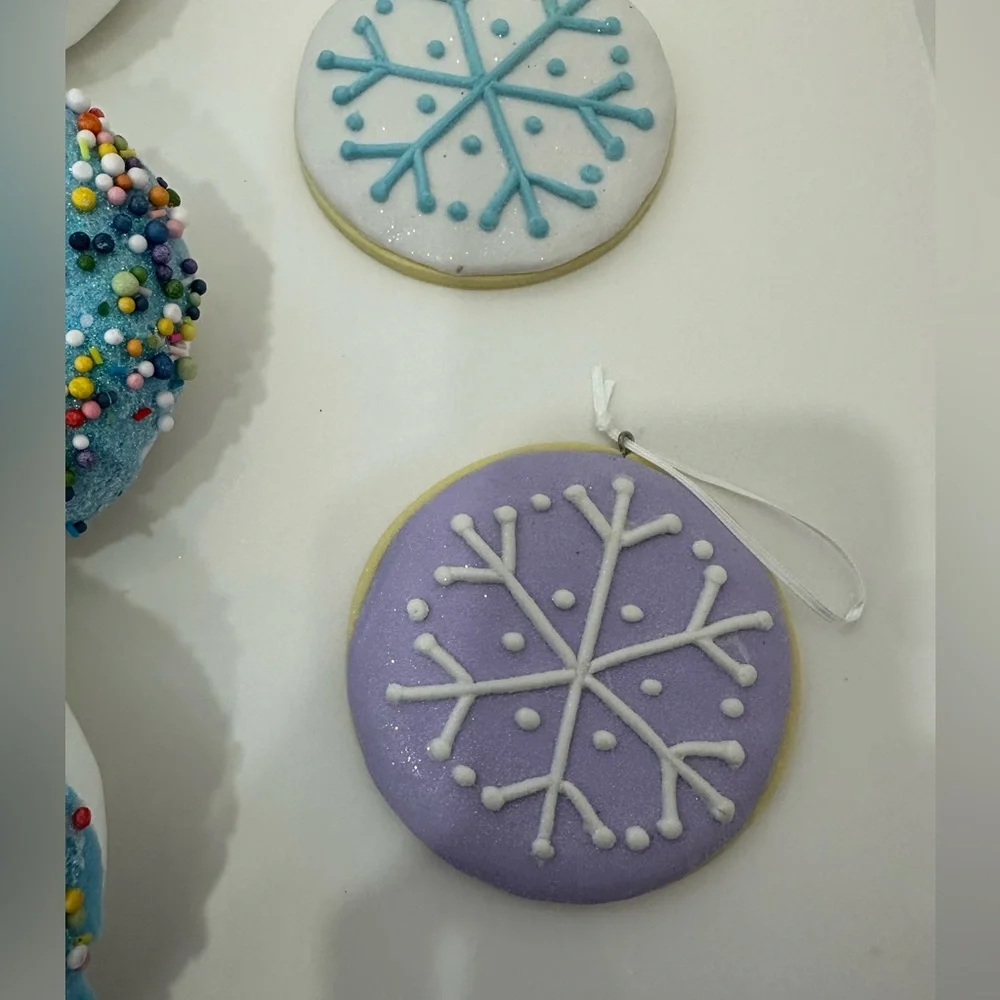 🌸NEW 8 Pieces Colorful Donut Christmas Ornaments Picks